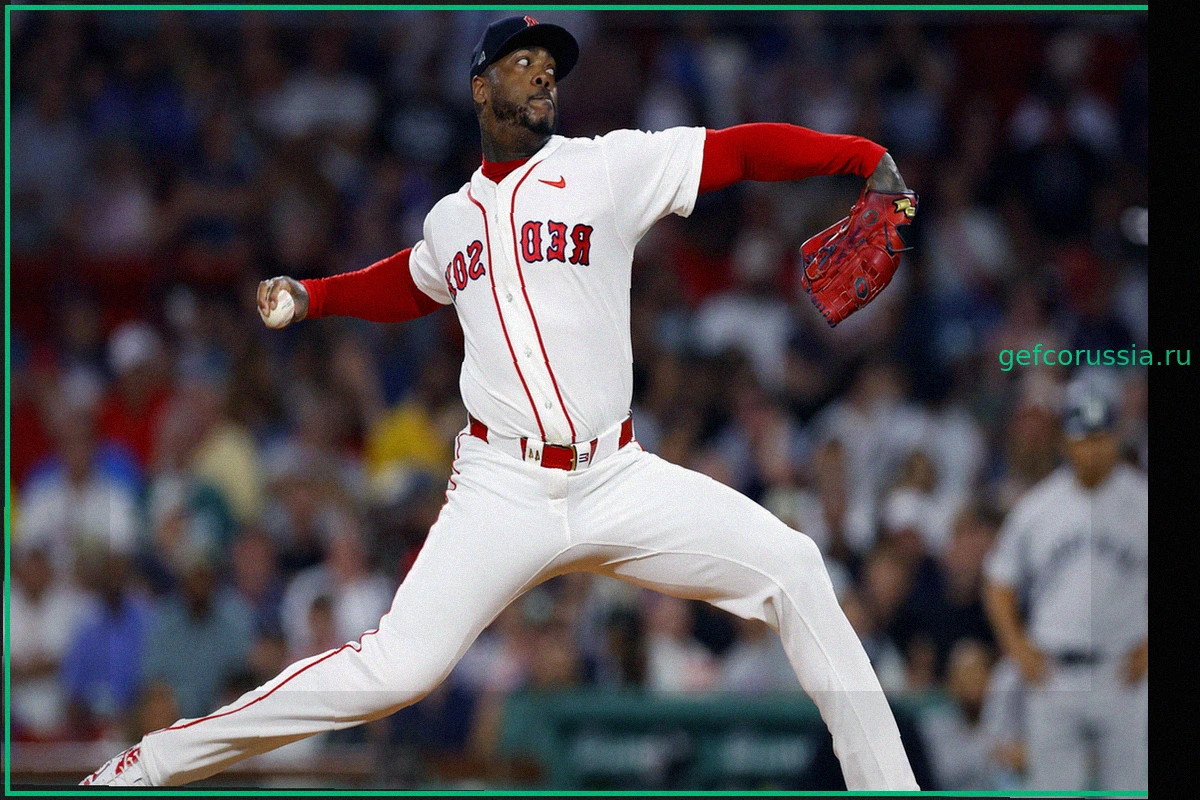 Арольдис Чапман из Red Sox сравнялся с рекордом MLB по страйкау против Yankees, когда Бостон завершил победную серию