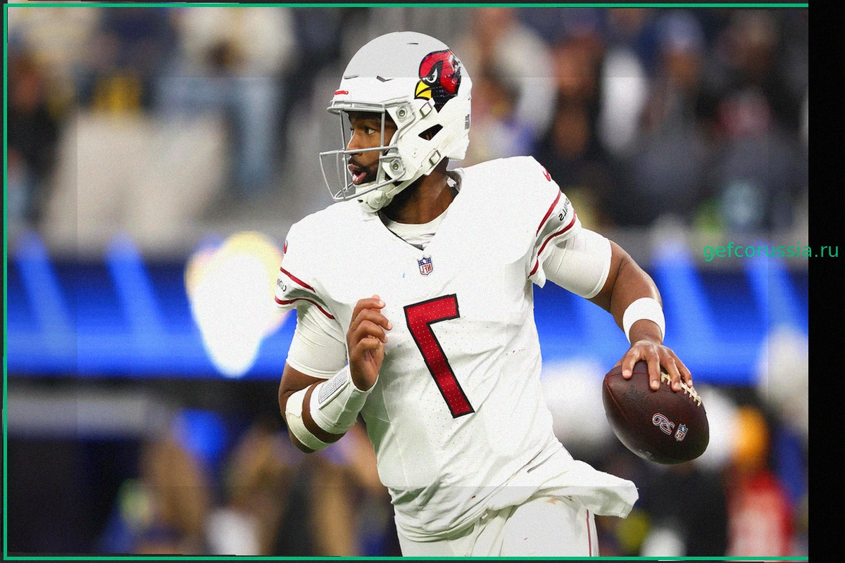 Джакоби Бриссетт Назначен Стартовым Квотербеком Cardinals на 2026 Год, Несмотря на Отсутствие на Тренировках